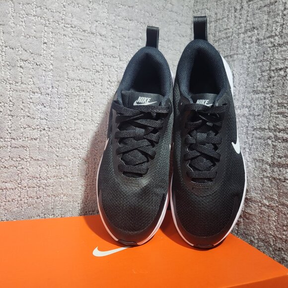 Nike Promina Women's Size US 7 Black White Athletic Running Sneakers FV6343-002 - Picture 4 of 12